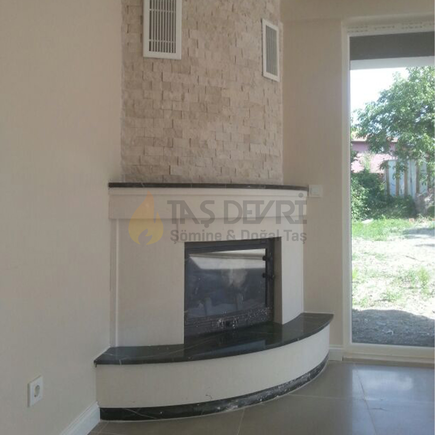 Corner Wood-Burning Fireplace 42