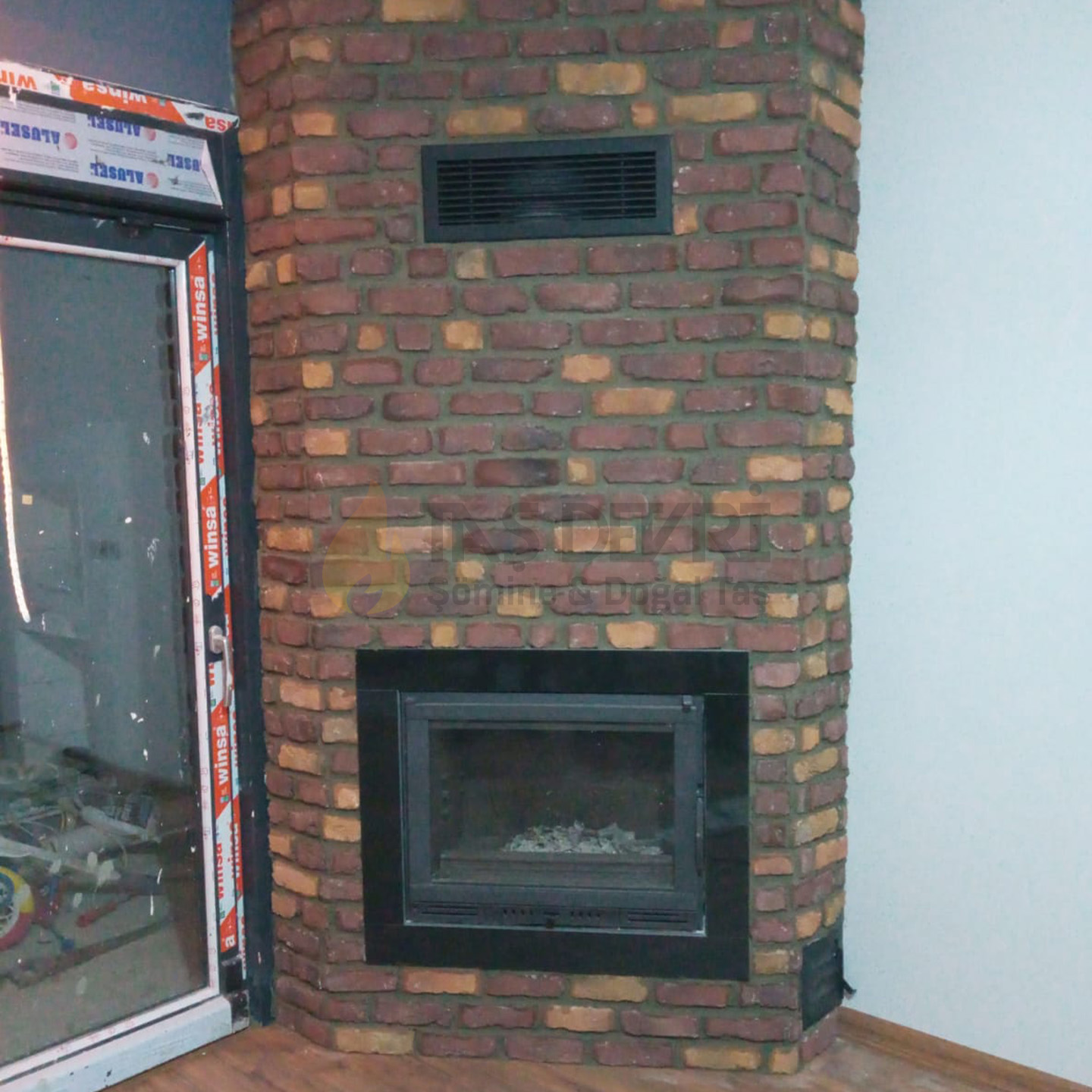 Corner Wood-Burning Fireplace 50